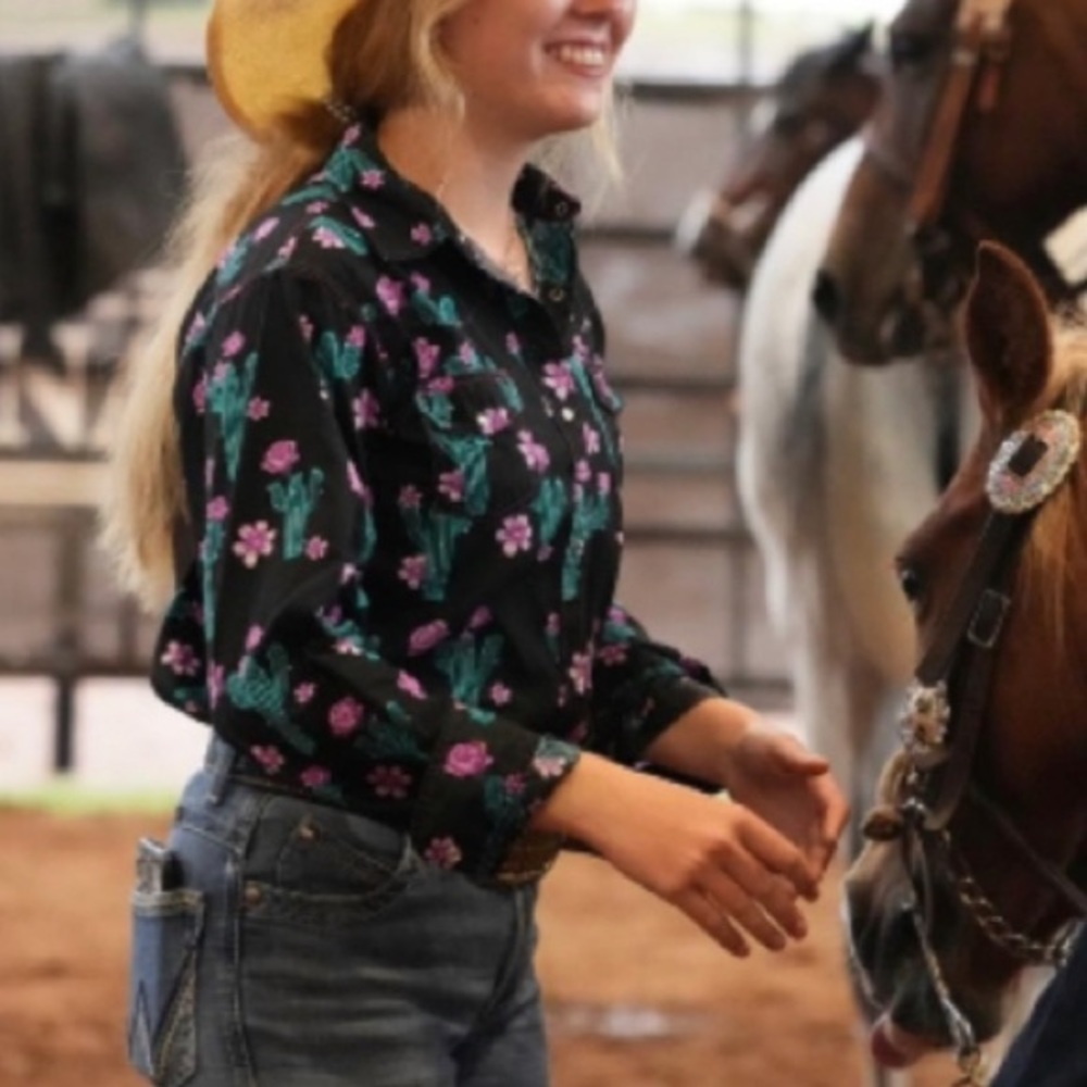 Cowgirl hardware button down